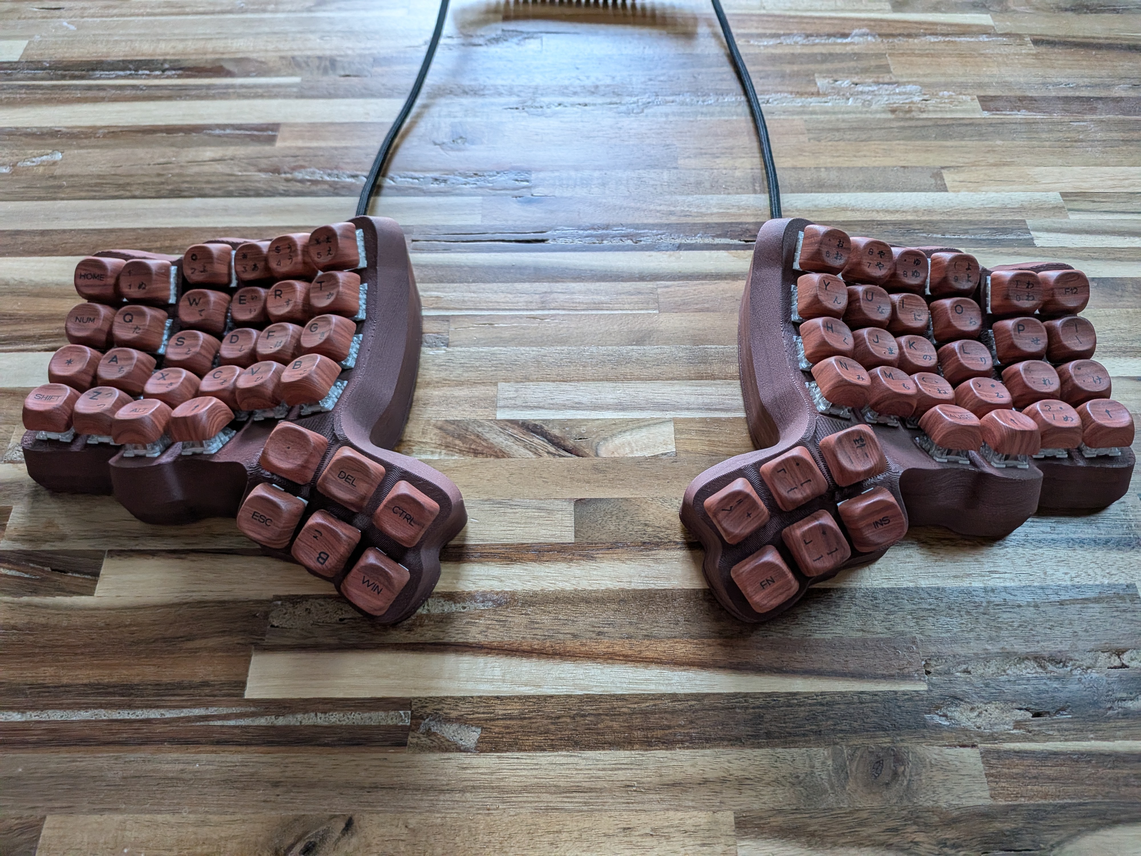 Wooden Dactyl Manuform